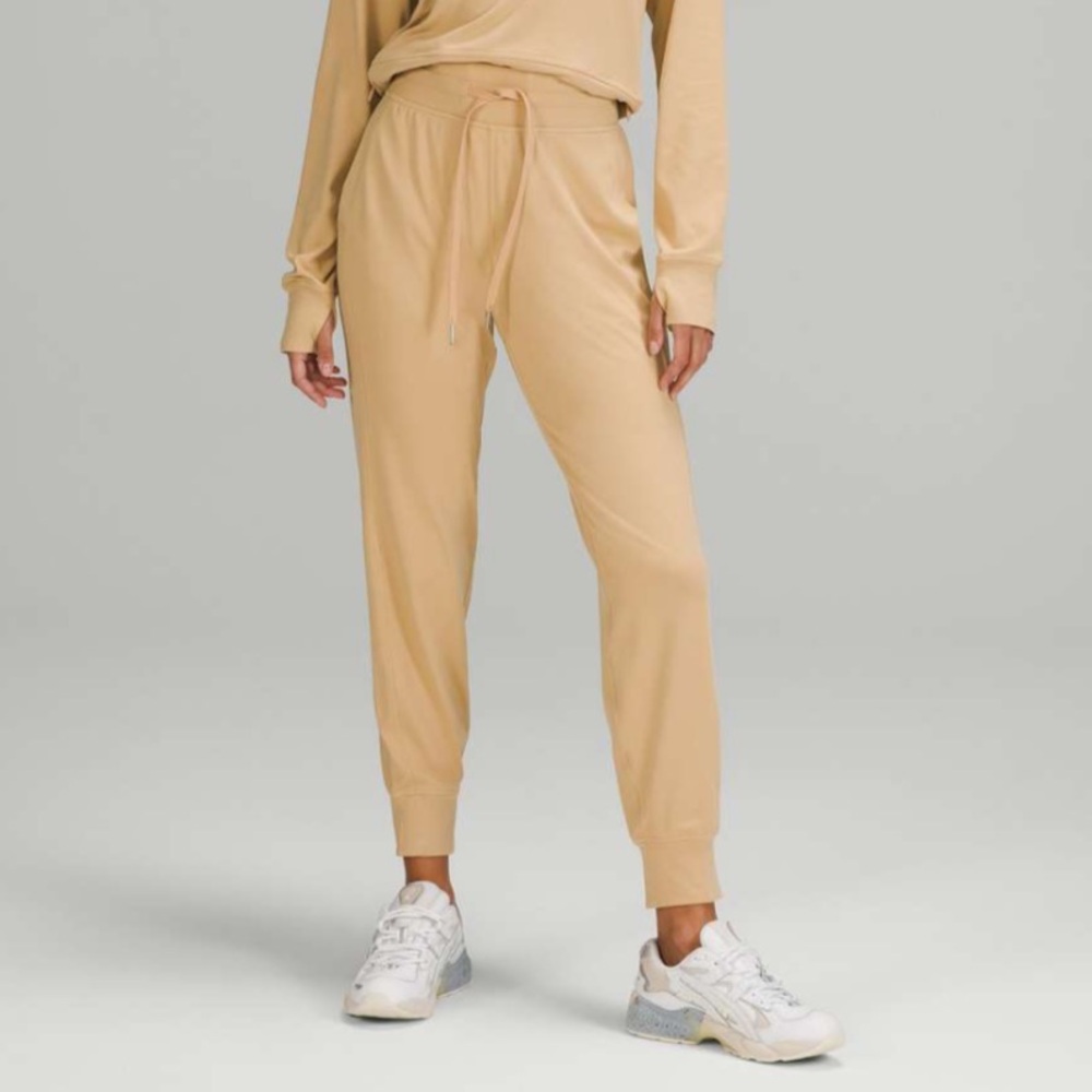 Lululemon Ready to Rulu High-Rise Jogger in Pecan Tan